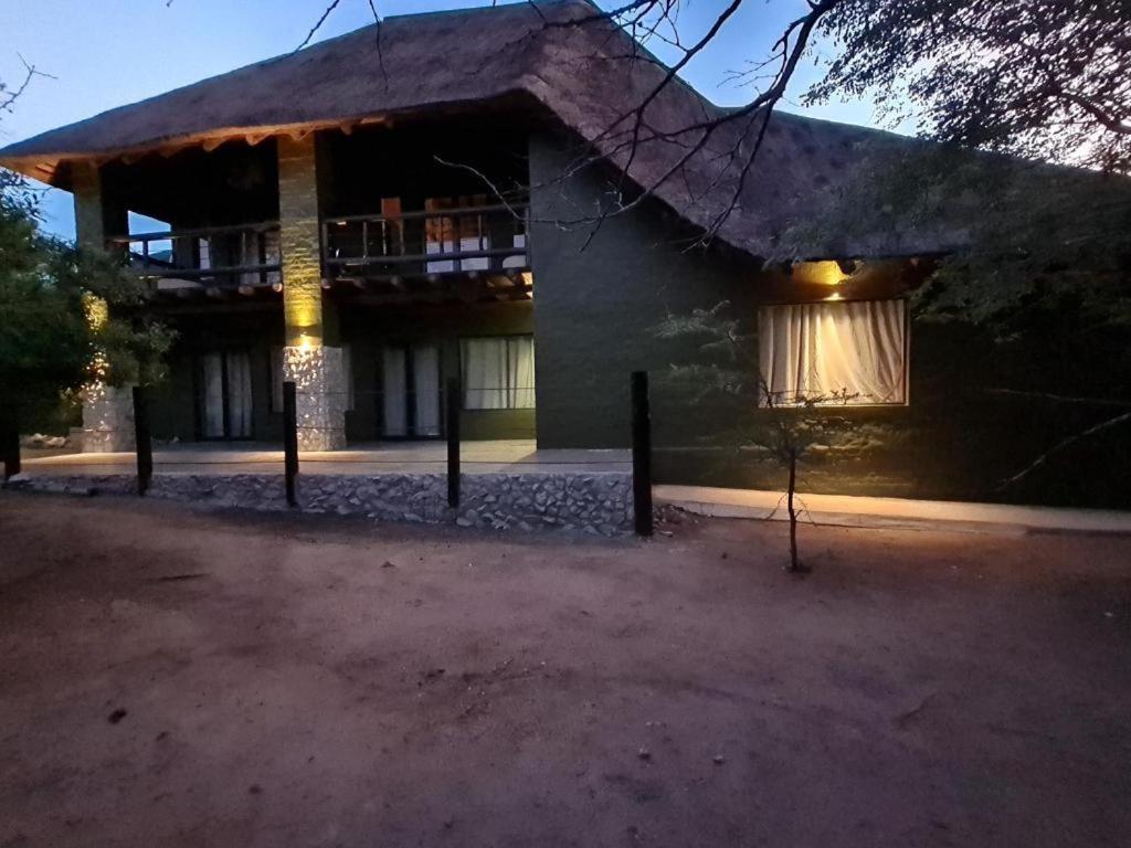 Croc Orvyll'S Kruger Lodge Марлот Парк Екстериор снимка